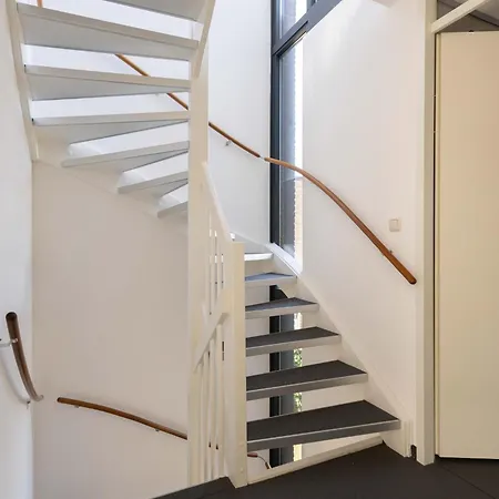 Hotel Modern Ninety-one 3*